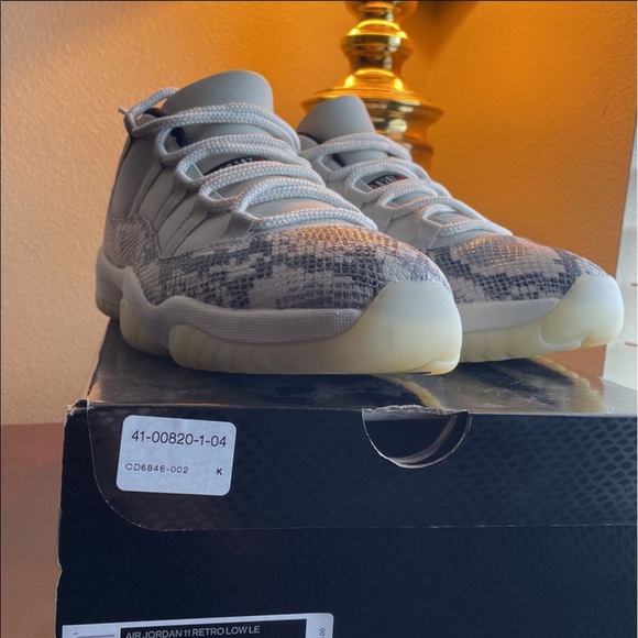 Air Jordan Retro 11 Lows Snake Light Bone - Picture 11 of 11